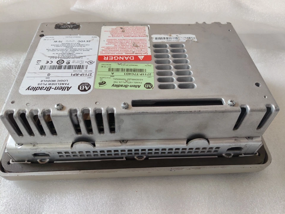 ALLEN BRADLEY PANELVIEW PLUS 700 2711P-RDT7C + 2711P-RP1 LOGIC MODULE FOR PARTS